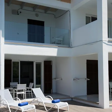 Ferrera Apartment